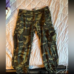 Women’s fashion Nova camouflage pants size large